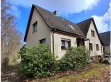 Einfamilienhaus (nicht bewohnbarer Zustand) mit Garage