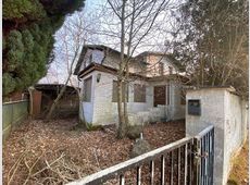 Wohnhaus mit Einliegerwohnung und weiteres Wohnhaus