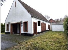 Trauerhalle mit Nebengebäuden