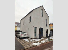 Einfamilienhaus und Miteigentumsanteil an Privatstraße
