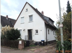 Einfamilienwohnhaus mit Garage