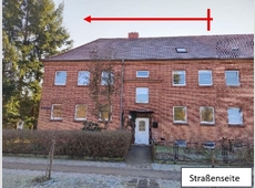 Mehrfamilienhaus mit Nebengebäude