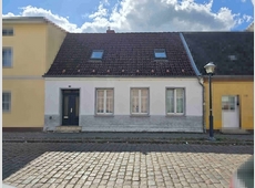 Einfamilienwohnhaus mit Einliegerwohnung und Nebengebäude