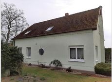 7 K 17-25: Einfamilienhaus mit Nebengebäuden in Gartz (Oder)