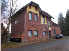 Bahnhofstraße 1, 3