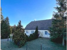 Wohnhaus mit Anbau und Nebengebäuden